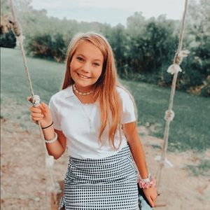 Meet your Posher, Isabella